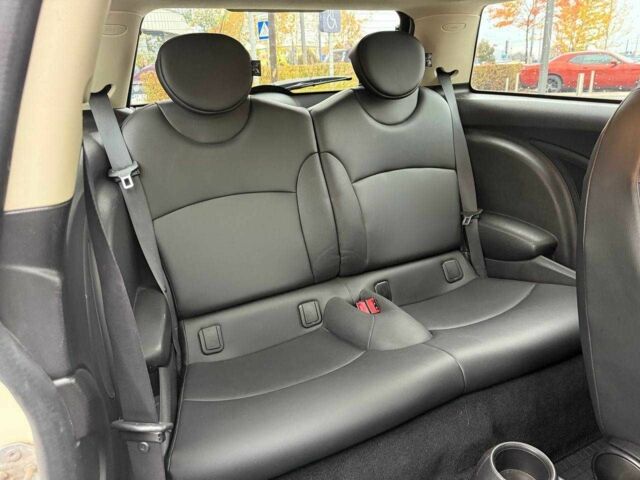 Міні Cooper 2012 у Києві на Automoto.ua Білий Міні Cooper, об'ємом двигуна 1.6 л та пробігом 131 тис. км за 8990 $, фото 8 на Automoto.ua