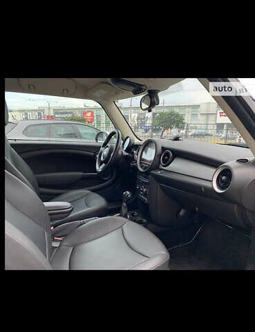 Белый Мини Купер, объемом двигателя 1.6 л и пробегом 207 тыс. км за 7500 $, фото 16 на Automoto.ua