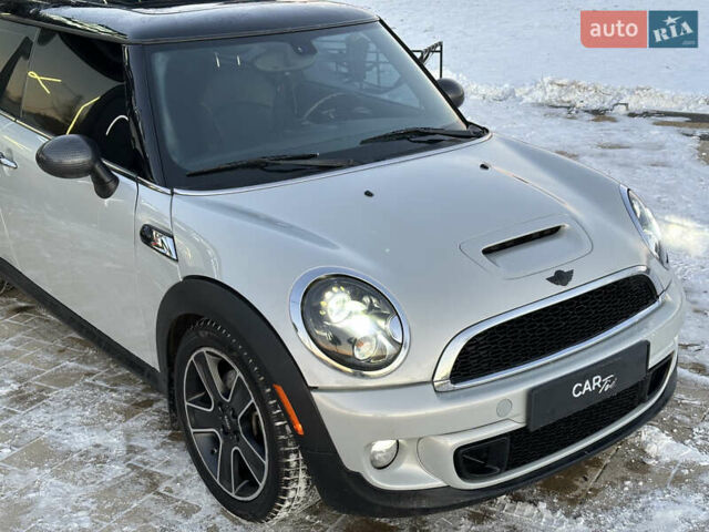 Білий Міні Cooper, об'ємом двигуна 1.6 л та пробігом 233 тис. км за 7490 $, фото 12 на Automoto.ua