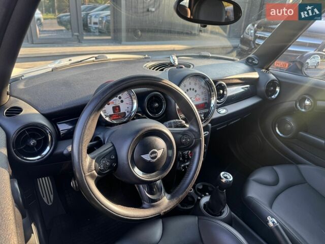 Білий Міні Cooper, об'ємом двигуна 1.6 л та пробігом 167 тис. км за 8000 $, фото 12 на Automoto.ua