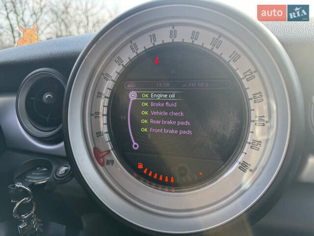 Белый Мини Купер, объемом двигателя 1.6 л и пробегом 173 тыс. км за 8500 $, фото 12 на Automoto.ua