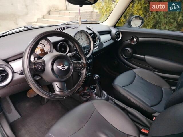 Білий Міні Cooper, об'ємом двигуна 1.6 л та пробігом 136 тис. км за 6600 $, фото 8 на Automoto.ua