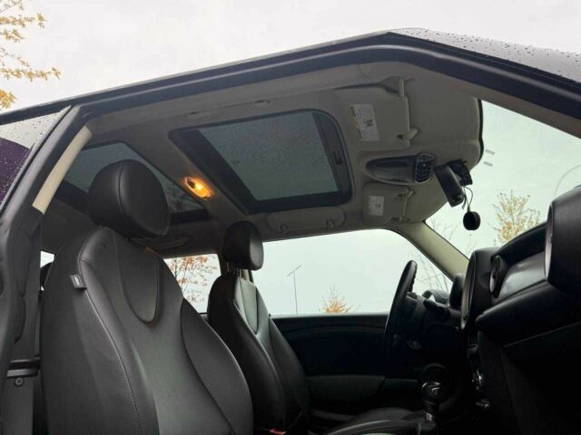 Міні Cooper 2012 у Києві на Automoto.ua Білий Міні Cooper, об'ємом двигуна 1.6 л та пробігом 131 тис. км за 8990 $, фото 10 на Automoto.ua