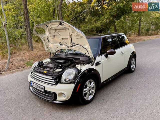 Білий Міні Cooper, об'ємом двигуна 1.6 л та пробігом 201 тис. км за 7400 $, фото 11 на Automoto.ua