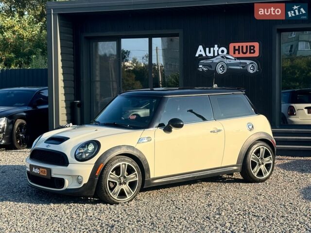 Білий Міні Cooper, об'ємом двигуна 1.6 л та пробігом 167 тис. км за 8000 $, фото 1 на Automoto.ua