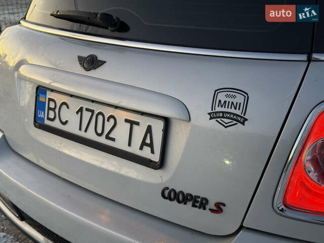 Білий Міні Cooper, об'ємом двигуна 1.6 л та пробігом 233 тис. км за 7490 $, фото 21 на Automoto.ua