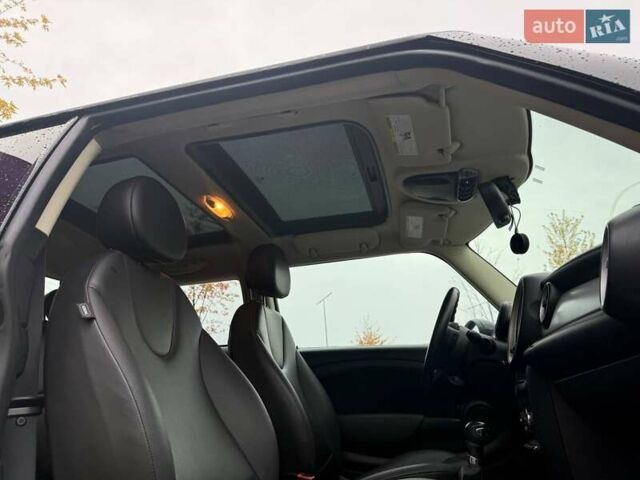 Білий Міні Cooper, об'ємом двигуна 1.6 л та пробігом 131 тис. км за 8990 $, фото 10 на Automoto.ua