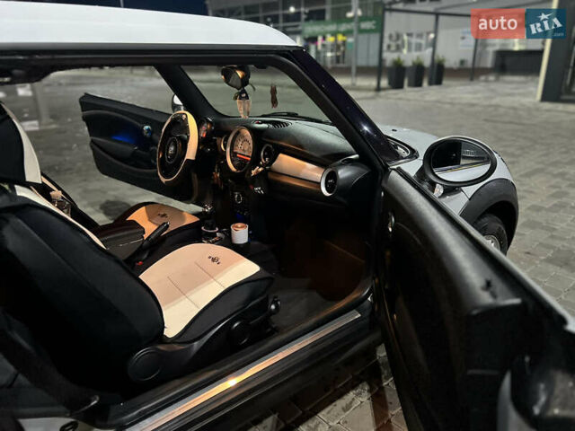 Белый Мини Купер, объемом двигателя 1.6 л и пробегом 266 тыс. км за 9900 $, фото 12 на Automoto.ua