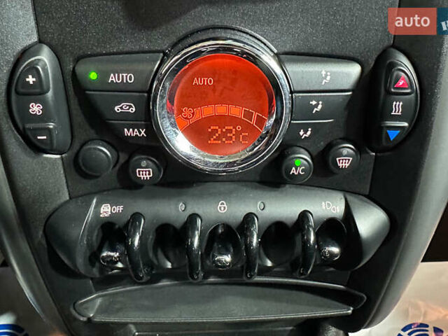 Білий Міні Cooper, об'ємом двигуна 2 л та пробігом 201 тис. км за 10950 $, фото 15 на Automoto.ua