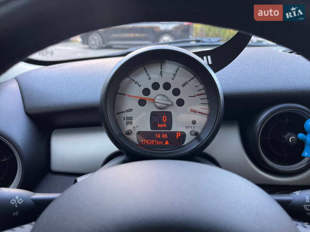 Міні Cooper 2013 у Києві на Automoto.ua Білий Міні Cooper, об'ємом двигуна 1.6 л та пробігом 174 тис. км за 7400 $, фото 16 на Automoto.ua