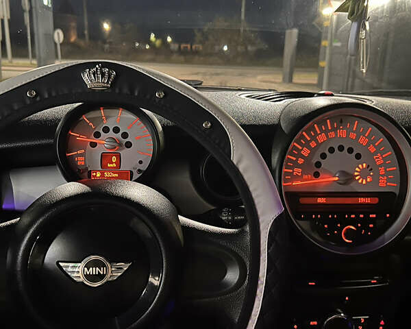 Белый Мини Купер, объемом двигателя 1.6 л и пробегом 266 тыс. км за 9900 $, фото 6 на Automoto.ua