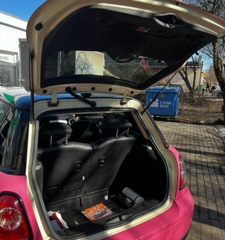Білий Міні Cooper, об'ємом двигуна 1.6 л та пробігом 230 тис. км за 7399 $, фото 10 на Automoto.ua