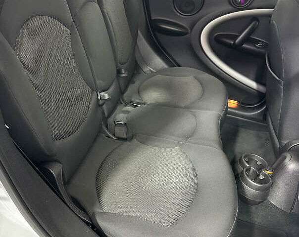 Белый Мини Купер, объемом двигателя 2 л и пробегом 201 тыс. км за 10950 $, фото 11 на Automoto.ua