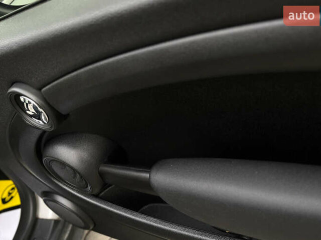 Білий Міні Cooper, об'ємом двигуна 1.6 л та пробігом 267 тис. км за 9700 $, фото 20 на Automoto.ua