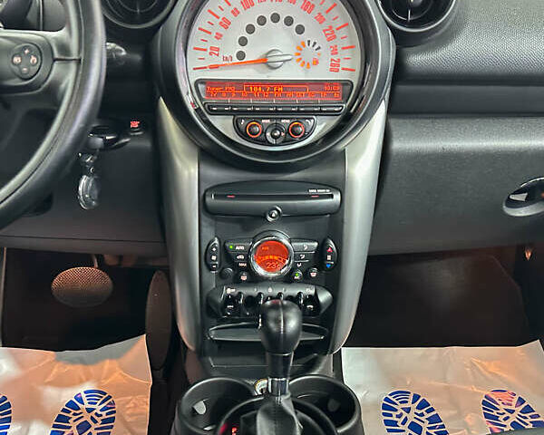 Білий Міні Cooper, об'ємом двигуна 2 л та пробігом 201 тис. км за 10950 $, фото 12 на Automoto.ua