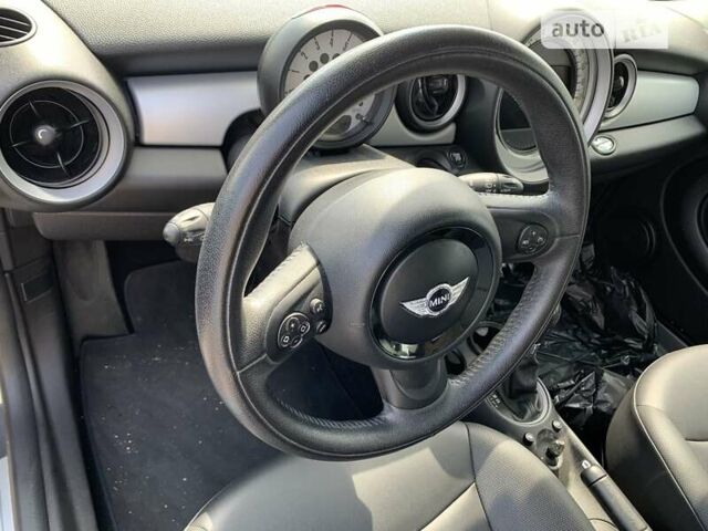 Белый Мини Купер, объемом двигателя 1.6 л и пробегом 99 тыс. км за 6700 $, фото 1 на Automoto.ua