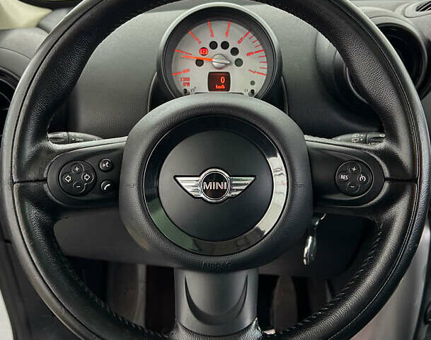 Білий Міні Cooper, об'ємом двигуна 2 л та пробігом 201 тис. км за 11250 $, фото 17 на Automoto.ua