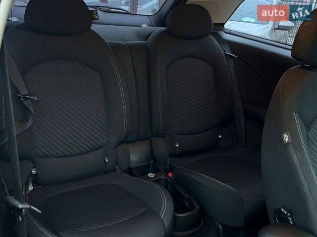 Белый Мини Купер, объемом двигателя 2 л и пробегом 149 тыс. км за 12600 $, фото 14 на Automoto.ua