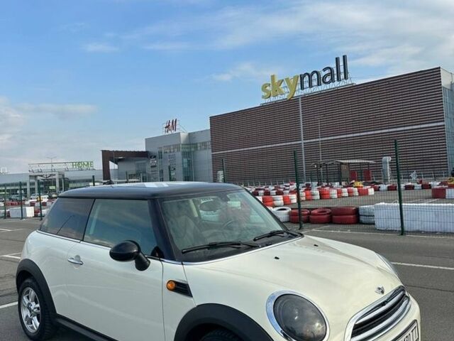 Белый Мини Купер, объемом двигателя 1.6 л и пробегом 219 тыс. км за 8500 $, фото 11 на Automoto.ua