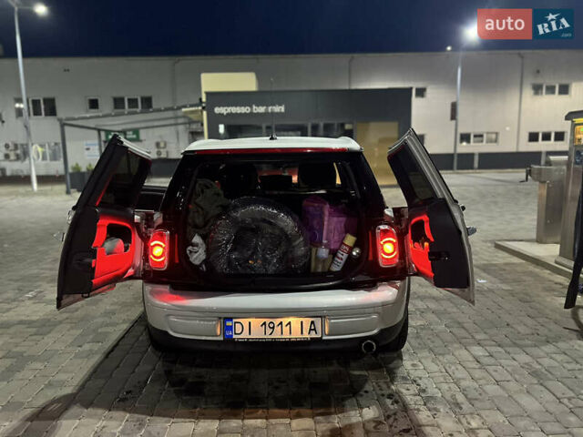 Белый Мини Купер, объемом двигателя 1.6 л и пробегом 266 тыс. км за 9900 $, фото 5 на Automoto.ua