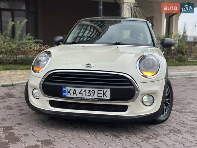Білий Міні Cooper, об'ємом двигуна 1.3 л та пробігом 122 тис. км за 5999 $, фото 15 на Automoto.ua