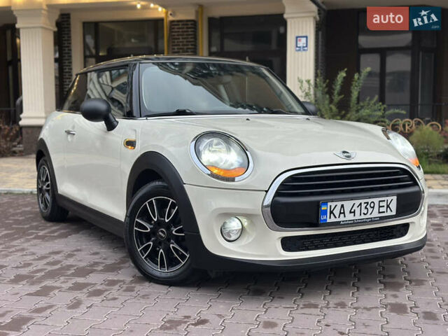 Білий Міні Cooper, об'ємом двигуна 1.3 л та пробігом 122 тис. км за 5999 $, фото 16 на Automoto.ua