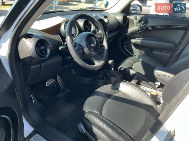 Білий Міні Cooper, об'ємом двигуна 1.6 л та пробігом 186 тис. км за 11800 $, фото 7 на Automoto.ua