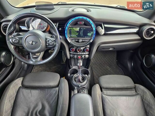 Білий Міні Cooper, об'ємом двигуна 2 л та пробігом 156 тис. км за 9999 $, фото 17 на Automoto.ua