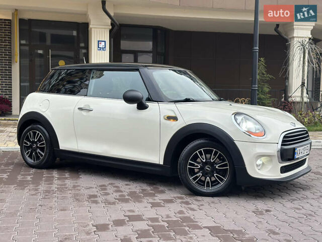 Білий Міні Cooper, об'ємом двигуна 1.3 л та пробігом 122 тис. км за 5999 $, фото 19 на Automoto.ua