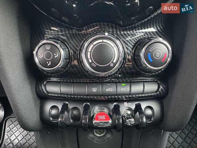 Білий Міні Cooper, об'ємом двигуна 1.3 л та пробігом 122 тис. км за 5999 $, фото 25 на Automoto.ua