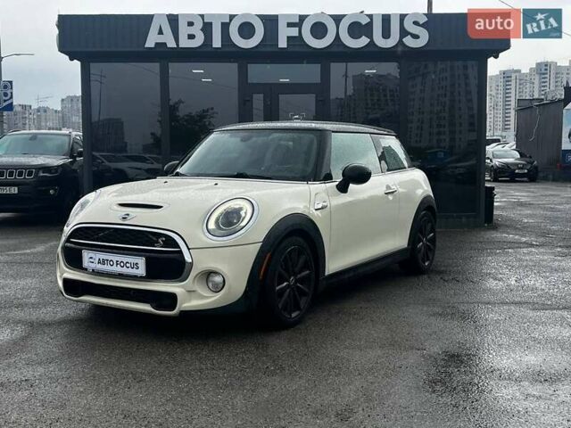 Білий Міні Cooper, об'ємом двигуна 2 л та пробігом 154 тис. км за 15690 $, фото 3 на Automoto.ua