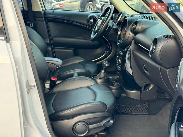 Белый Мини Купер, объемом двигателя 1.6 л и пробегом 159 тыс. км за 10990 $, фото 21 на Automoto.ua