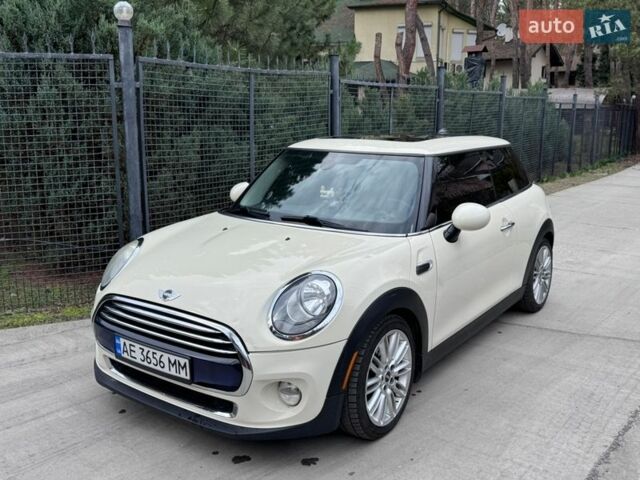 Білий Міні Cooper, об'ємом двигуна 1.5 л та пробігом 135 тис. км за 13500 $, фото 2 на Automoto.ua
