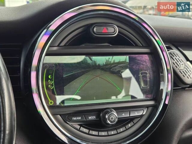 Білий Міні Cooper, об'ємом двигуна 2 л та пробігом 156 тис. км за 9999 $, фото 22 на Automoto.ua