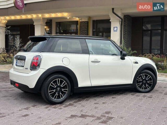 Білий Міні Cooper, об'ємом двигуна 1.3 л та пробігом 122 тис. км за 5999 $, фото 7 на Automoto.ua