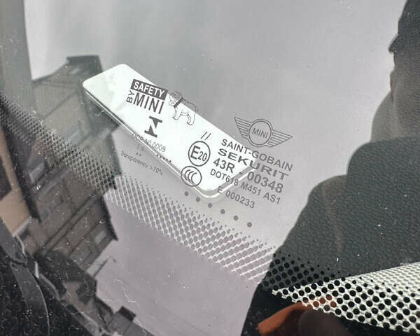 Білий Міні Cooper, об'ємом двигуна 1.3 л та пробігом 122 тис. км за 5900 $, фото 21 на Automoto.ua