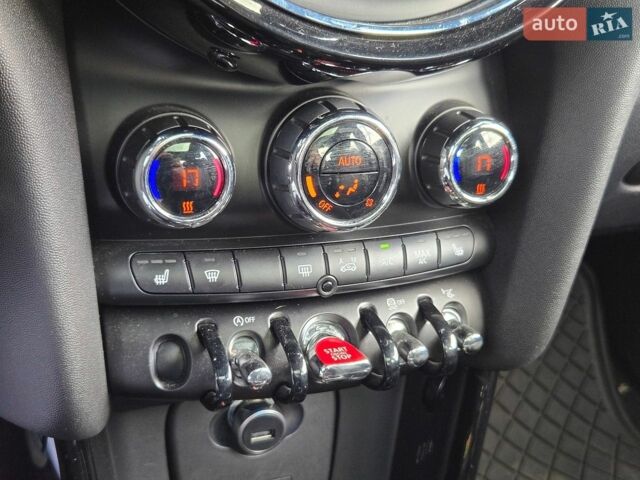 Білий Міні Cooper, об'ємом двигуна 2 л та пробігом 156 тис. км за 11500 $, фото 23 на Automoto.ua