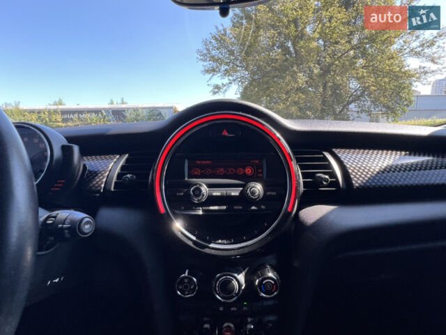 Білий Міні Cooper, об'ємом двигуна 2 л та пробігом 133 тис. км за 12299 $, фото 32 на Automoto.ua