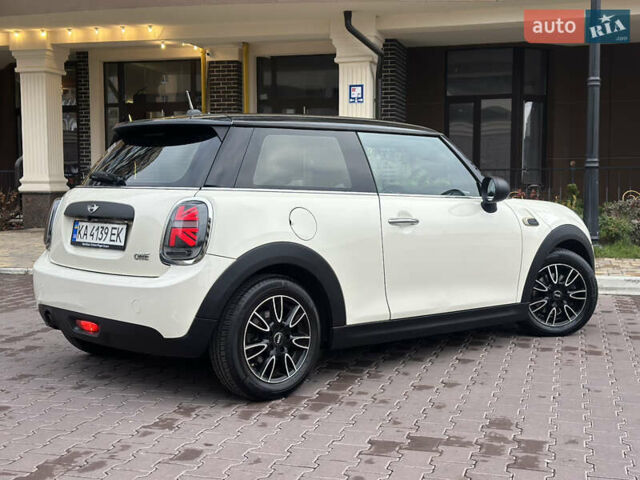 Білий Міні Cooper, об'ємом двигуна 1.3 л та пробігом 122 тис. км за 5999 $, фото 8 на Automoto.ua