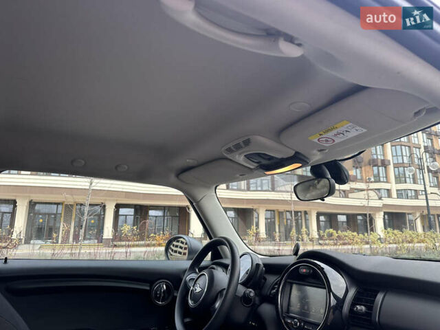 Білий Міні Cooper, об'ємом двигуна 1.3 л та пробігом 122 тис. км за 5999 $, фото 39 на Automoto.ua