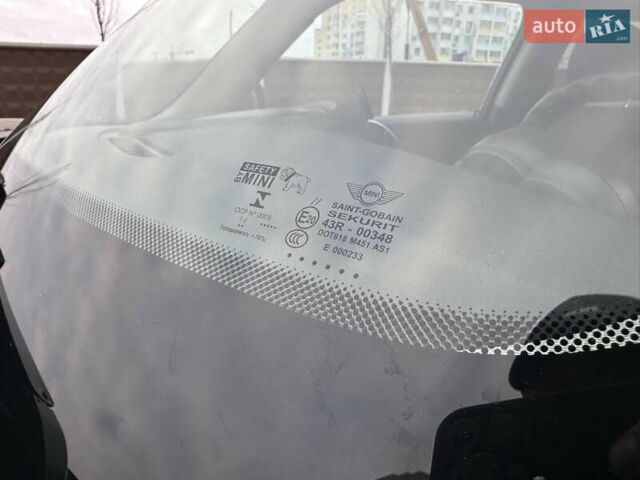 Білий Міні Cooper, об'ємом двигуна 1.3 л та пробігом 122 тис. км за 5999 $, фото 51 на Automoto.ua