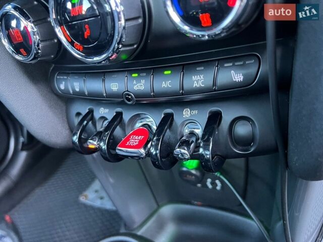 Білий Міні Cooper, об'ємом двигуна 1.5 л та пробігом 204 тис. км за 9999 $, фото 34 на Automoto.ua