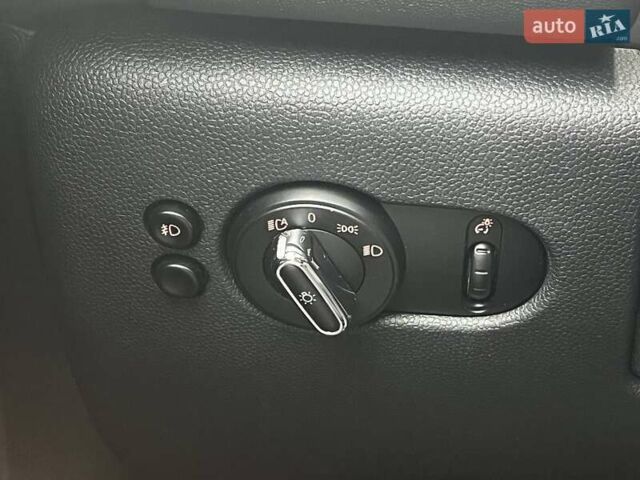 Білий Міні Cooper, об'ємом двигуна 2 л та пробігом 154 тис. км за 15690 $, фото 18 на Automoto.ua