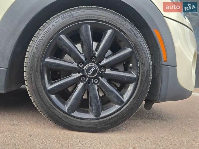 Білий Міні Cooper, об'ємом двигуна 2 л та пробігом 156 тис. км за 9999 $, фото 5 на Automoto.ua