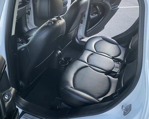 Білий Міні Cooper, об'ємом двигуна 1.6 л та пробігом 159 тис. км за 12500 $, фото 7 на Automoto.ua