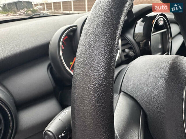 Білий Міні Cooper, об'ємом двигуна 1.3 л та пробігом 122 тис. км за 5999 $, фото 30 на Automoto.ua
