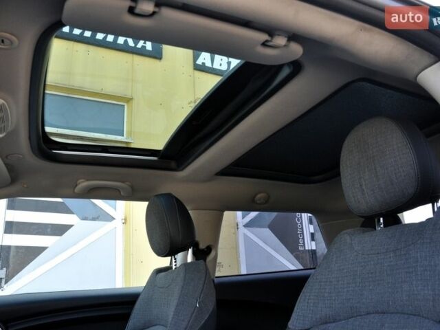 Белый Мини Купер, объемом двигателя 1.5 л и пробегом 158 тыс. км за 10600 $, фото 17 на Automoto.ua