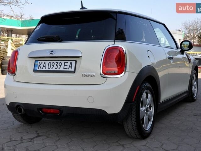 Белый Мини Купер, объемом двигателя 1.5 л и пробегом 158 тыс. км за 10600 $, фото 8 на Automoto.ua
