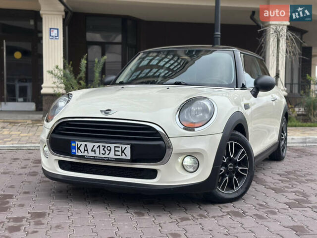 Білий Міні Cooper, об'ємом двигуна 1.3 л та пробігом 122 тис. км за 5999 $, фото 11 на Automoto.ua