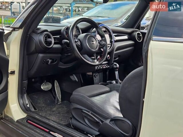 Білий Міні Cooper, об'ємом двигуна 2 л та пробігом 156 тис. км за 9999 $, фото 12 на Automoto.ua
